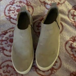 Slip on platform sneakers! Size 6.5!